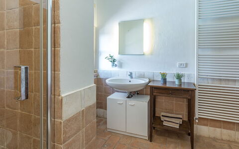 Casa Eusebia 8+2: Flooring, Wall, Interior Design, Floor, Bathroom, Ceiling, Plumbing Fixture, Bathroom Sink, Lighting, Room