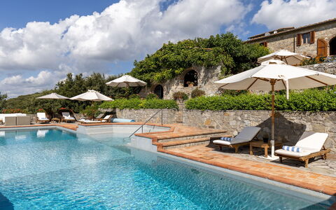 Scandelaia 12: Resort, Swimming Pool, Estate, Eco Hotel, Villa, Sunlounger, Resort Town, Hacienda, Farmhouse, Mansion