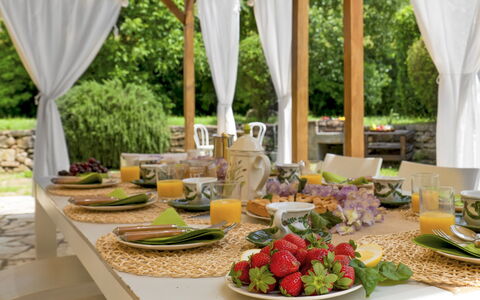 Villa Iside 8: Furniture, Tableware, Table, Food, Tablecloth, Chair, Dishware, Serveware, Interior Design, Drinkware
