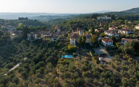 Villa Treggiaia 12+2: Residential Area, Vegetation, Bird'S-Eye View, Landscape, Rural Area, Neighbourhood, House, Land Lot, Suburb, Human Settlement