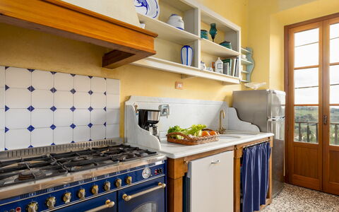 Villa Treggiaia 12+2: Kitchen, Major Appliance, Kitchen Stove, Interior Design, Kitchen Appliance, Home, Gas Stove, Stove, Cooktop, Countertop