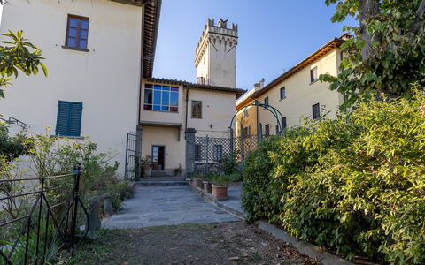 Villa Treggiaia 12+2: Facade, Home, Estate, Hacienda, Yard, Villa, Courtyard, Balcony