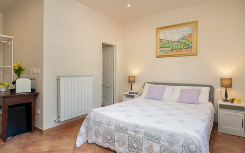 Valleverde 28+2: Furniture, Bed, Interior Design, Bedroom, Wall, Wood, Bed Sheet, Bedding, Flooring, Floor