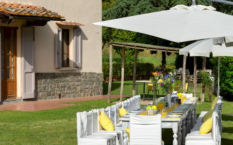 Valleverde 28+2: Furniture, Table, Chair, Outdoor Furniture, Restaurant, Tablecloth, Shade, Outdoor Table, Umbrella, Garden