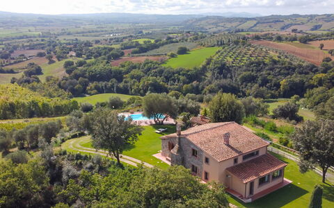 Casale Ombrone 11: Swimming Pool, Farmhouse, Estate, Villa, Lawn, Hacienda, Mansion, Eco Hotel, Farm, Plantation