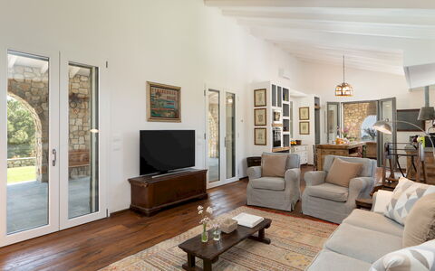 Villa la Casina 4: Furniture, Interior Design, Couch, Flooring, Wood, Ceiling, Floor, Living Room, Home, Chair