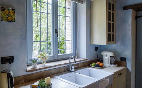 Villa Aperolli 4: Wood, Plumbing Fixture, Tap, Countertop, Interior Design, Sink, Kitchen, Home, Kitchen Sink, Plumbing