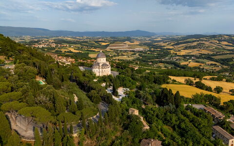 Villa Aperolli 4: Tree, Nature, Vegetation, Landscape, Bird'S-Eye View, Tourist Attraction, Hill Station, Dome, Aerial Photography, Dome