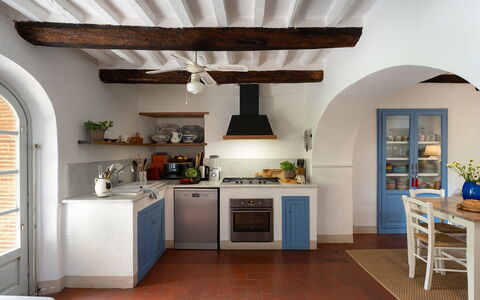 Villa delle Silerchie 10: Furniture, Kitchen, Interior Design, Flooring, Kitchen Appliance, Home, Countertop, Cabinetry, Floor, Chair