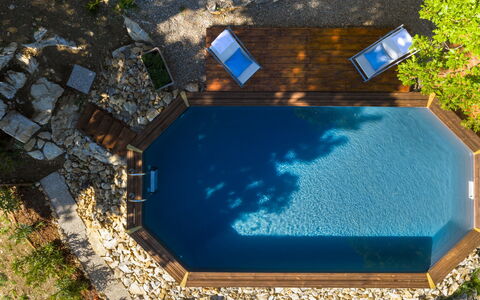 Cottage Dolcevista 4+2: Blue, Composite Material, Swimming Pool, Landscaping, Pond, Backyard
