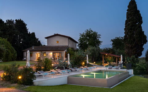 Il Poggione 10: Swimming Pool, Residential Area, Outdoor Furniture, Home, Estate, Resort, Cottage, Garden, Backyard, Villa