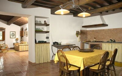 Accommodation:&nbsp;Montescalari 10