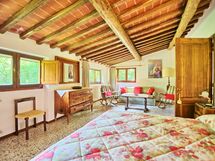 Accommodation:&nbsp;Montescalari 4