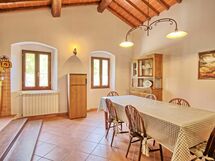 Accommodation:&nbsp;Montescalari 8