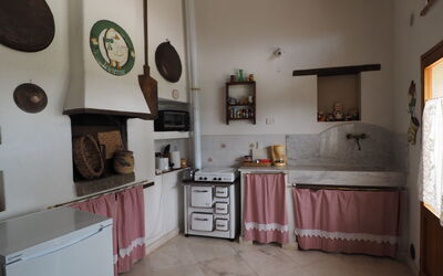 Cornocchio 4: Property, Room, Building, Floor, House, Interior Design, Furniture, Ceiling, Architecture, Kitchen