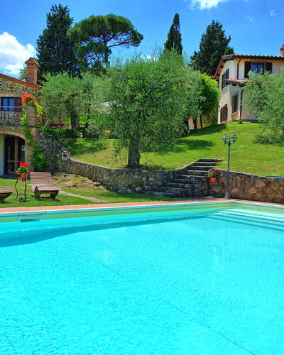 Villa Ulivi: Cloud, Water, Plant, Sky, Property, Building, Swimming Pool, Azure, Blue, Green