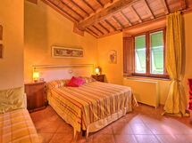 Accommodation:&nbsp;Nespolo 4