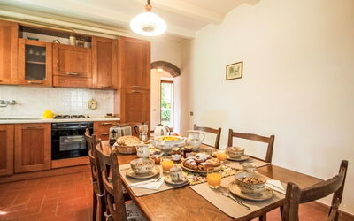 Accommodation:&nbsp;Forno 690.4