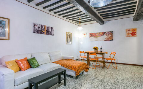 Accommodation:&nbsp;La Vecchia Bottega 100.1