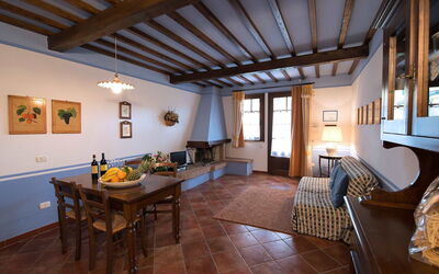 Accommodation:&nbsp;Lari 150.1