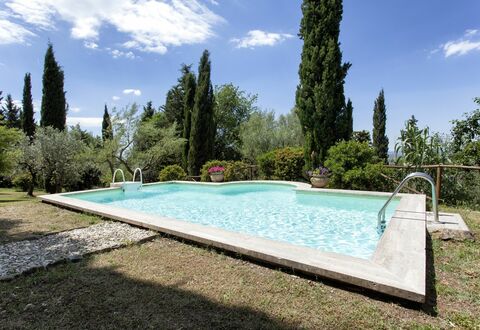 Vittoria: Swimming Pool, Property, Real Estate, House, Water, Estate, Leisure, Villa, Vacation, Home