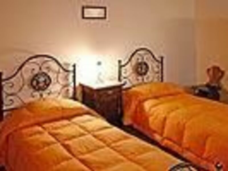 Accommodation:&nbsp;Bacco