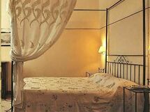 Accommodation:&nbsp;Pancole t