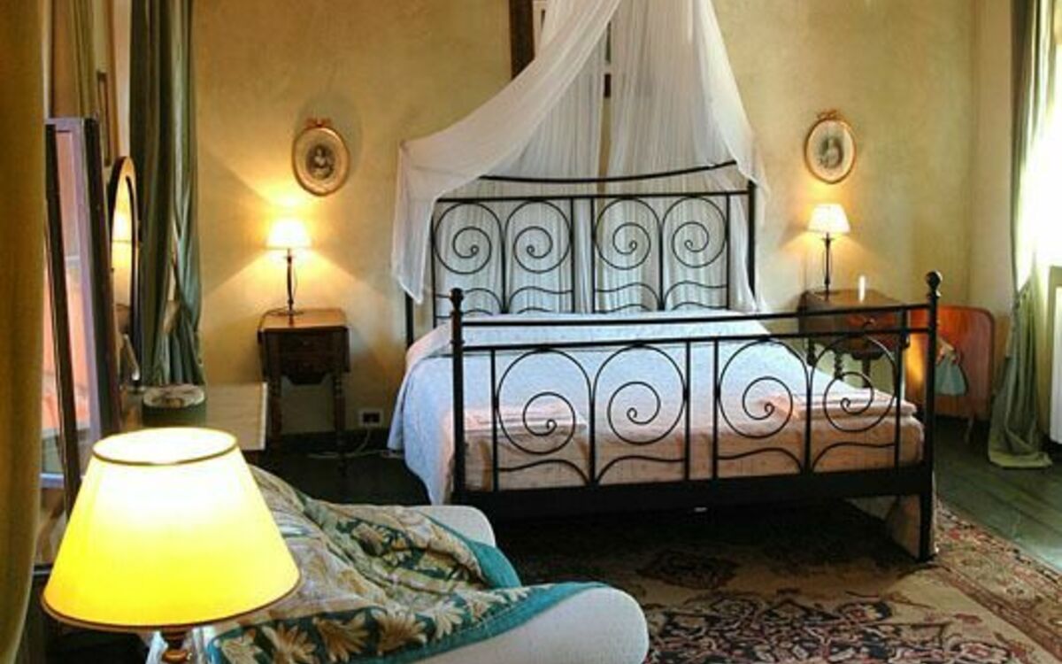 Bedroom Persefone in the old chapel