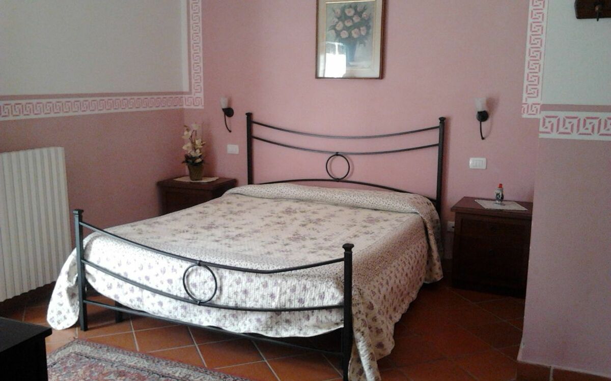 Accommodation:&nbsp;Camera Rosa