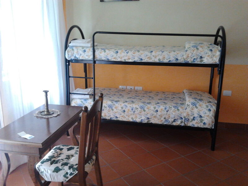 Accommodation:&nbsp;Camera Arancio