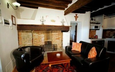 Nr.5: Room, Property, Building, Interior Design, Furniture, Living Room, House, Loft, Home, Real Estate