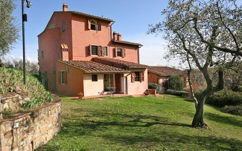 La Selva: Property, House, Home, Building, Real Estate, Estate, Residential Area, Farmhouse, Cottage, Villa