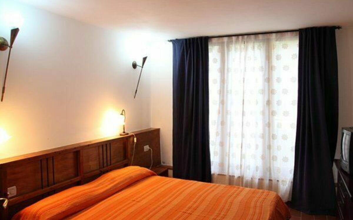 Accommodation:&nbsp;Cantina