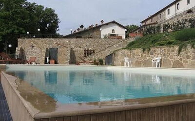 View of Borgo la Fratta from swimming pool