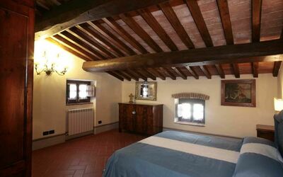 Viola: Room, Property, Building, Bedroom, Furniture, Ceiling, Beam, Interior Design, Real Estate, Architecture