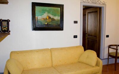 Primula: Room, Furniture, Property, Couch, Living Room, Interior Design, Wall, Table, House, Building