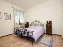 Accommodation:&nbsp;Viola