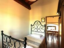 Accommodation:&nbsp;Lo Scirocco