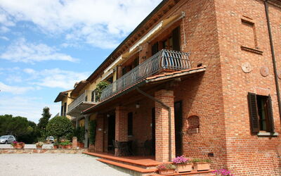 Accommodation:&nbsp;Il Pomo