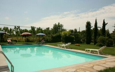 Pozzonovo: Water, Plant, Sky, Property, Cloud, Swimming Pool, Tree, Nature, Azure, Grass