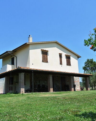 Nonno Tobia: Sky, Plant, Building, Property, Window, Tree, House, Land Lot, Cottage, Residential Area
