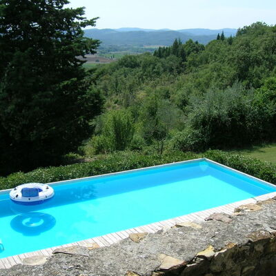 Casa Rossa: Water, Plant, Sky, Nature, Swimming Pool, Rectangle, Tree, Grass, Shade, Leisure