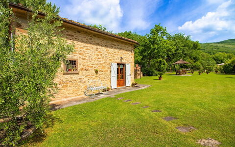 La Casa di Pino: Swimming Pool, Resort, Garden, Eco Hotel, Outdoor Furniture, Thermae, Water Feature, Shade, Estate, Landscaping