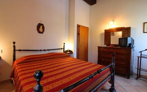 Il Viaggiolo: Bedroom, Bed, Room, Furniture, Property, Bed Frame, Bed Sheet, Building, Floor, House