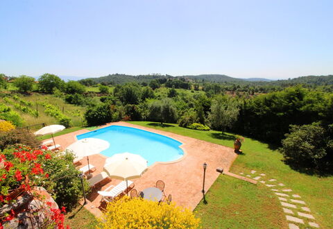 Villa Verniana: Plant, Flower, Water, Sky, Plant Community, Tree, Natural Landscape, Natural Environment, Swimming Pool, Leisure