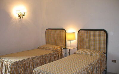 Accommodation:&nbsp;Tinaia
