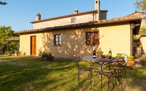 Casa la Primula: Plant, Building, Property, Window, Sky, Table, Tree, House, Wood, Land Lot