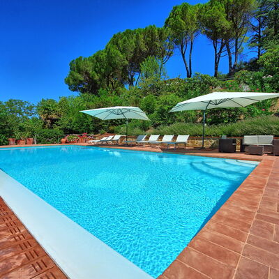 Casa Lucia: Swimming Pool, Property, Real Estate, Azure, Building, Estate, Leisure, House, Vacation, Resort