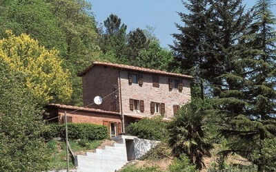 Fattoria Pietrabuona Podere Tremignani: Tuscany farmhouse indipendent apartment in countryside with swimmingpool 