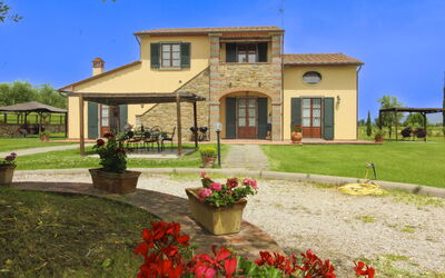 Podere Marcigliano: Garden, Cottage, Farmhouse, Shade, Landscaping, Estate, Yard, Backyard, Stone Wall, Hacienda